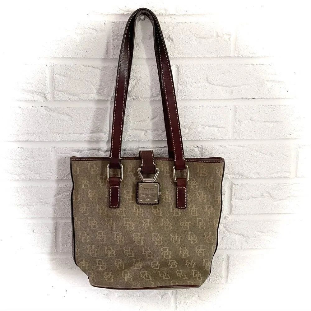VINTAGE Dooney & Bourke Signature Logo Bucket Bag